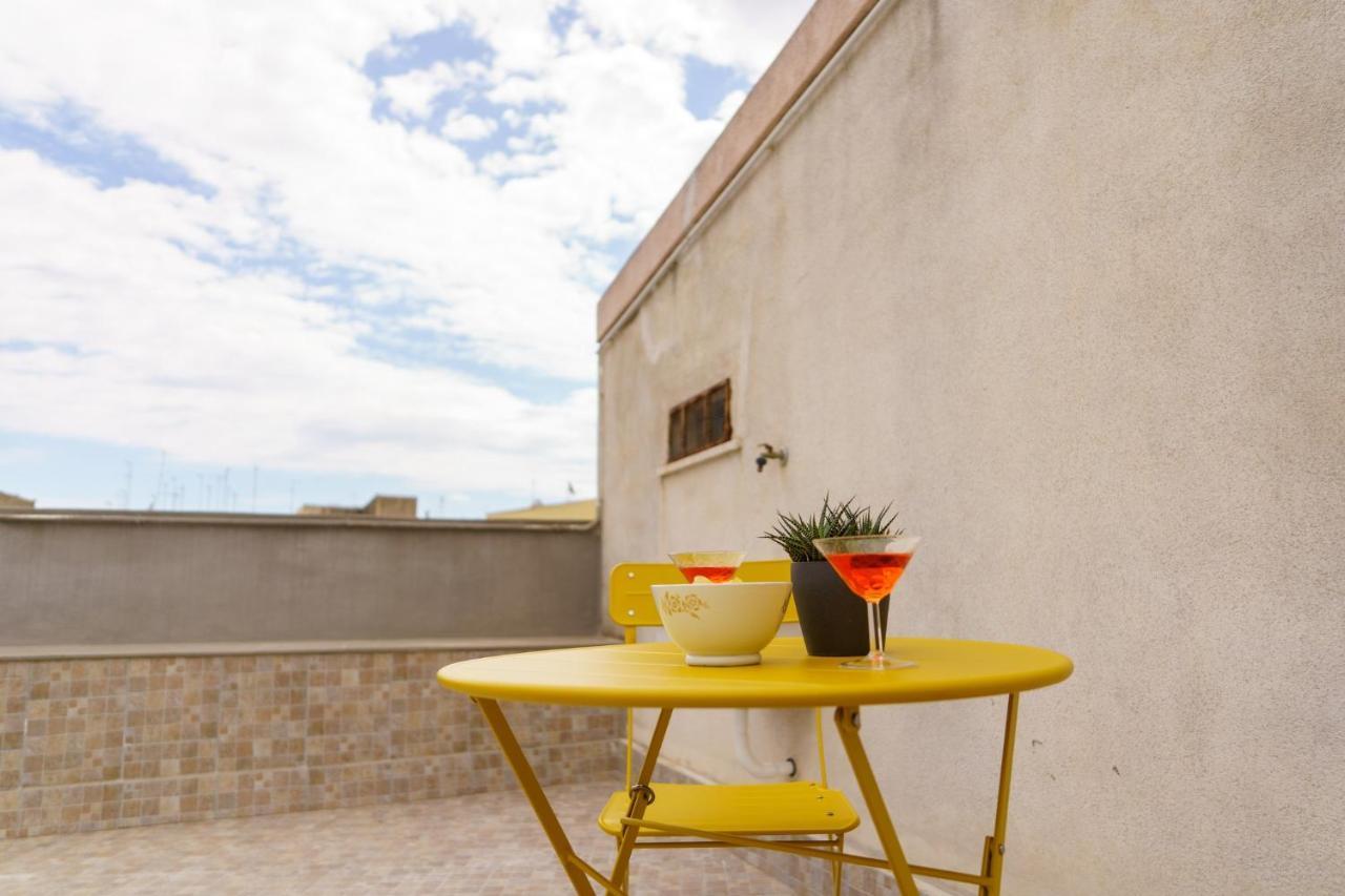 Siracusa Comfy & Central Apartment With Terrace Сиракуза Екстериор снимка